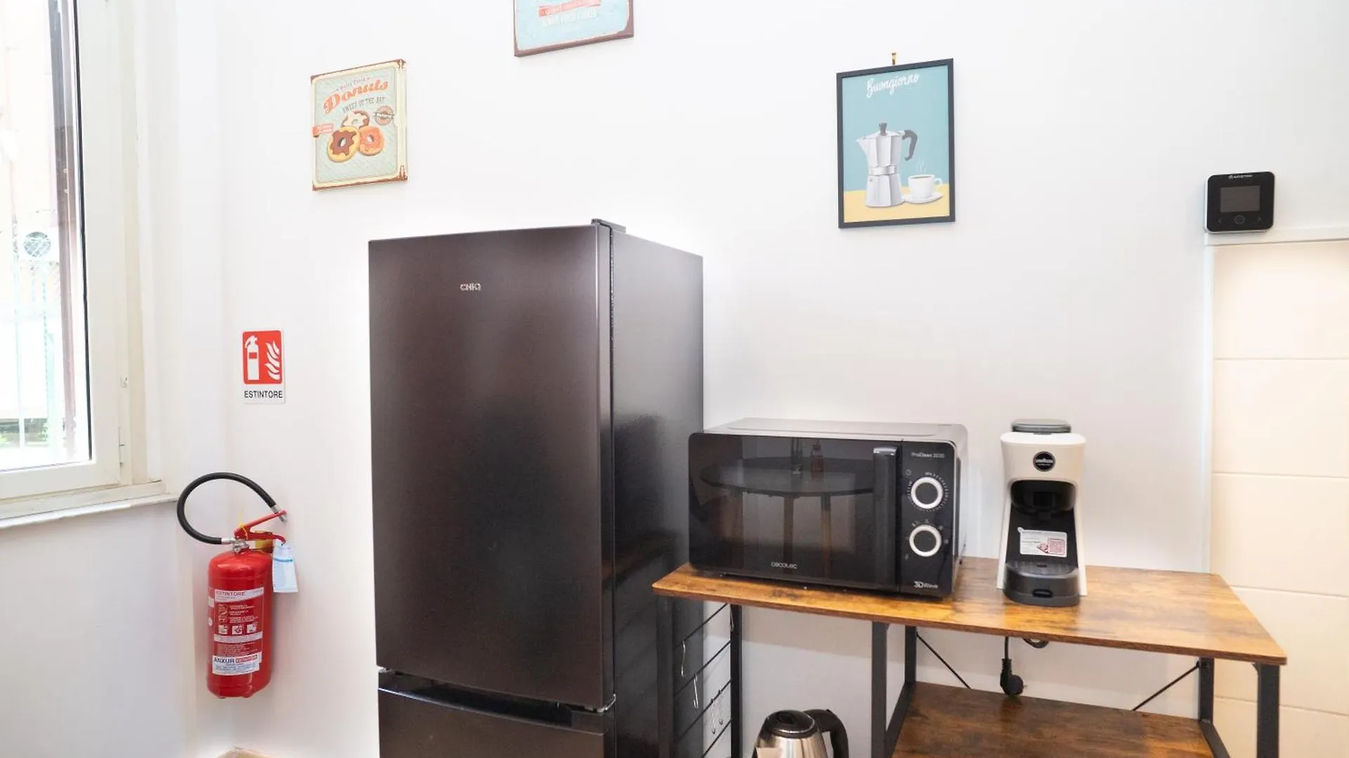 Modern Two-Room Apartment For 2, 20 Minutes From Termini